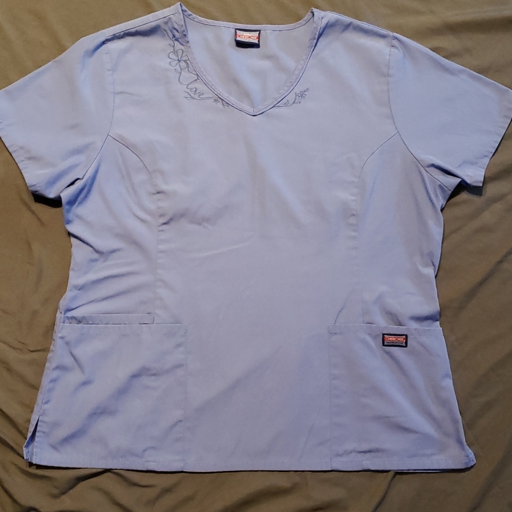 Women's Cherokee Workwear scrub top. XL, ciel